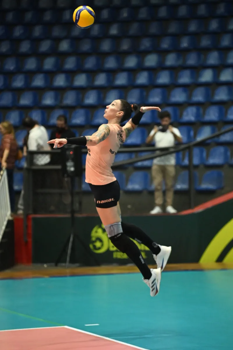 Vôlei: o impacto para a jogadora Tiffany do banimento de atletas trans pelo CBV