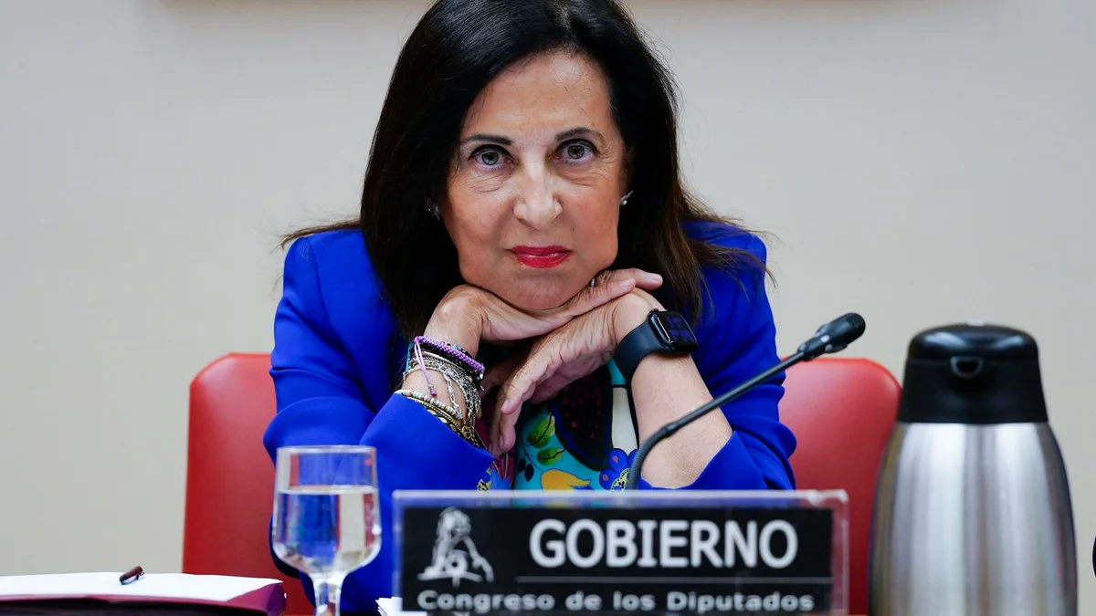 La imagen del Congreso: Margarita Robles evita aplaudir las palabras de Sánchez sobre Ceuta