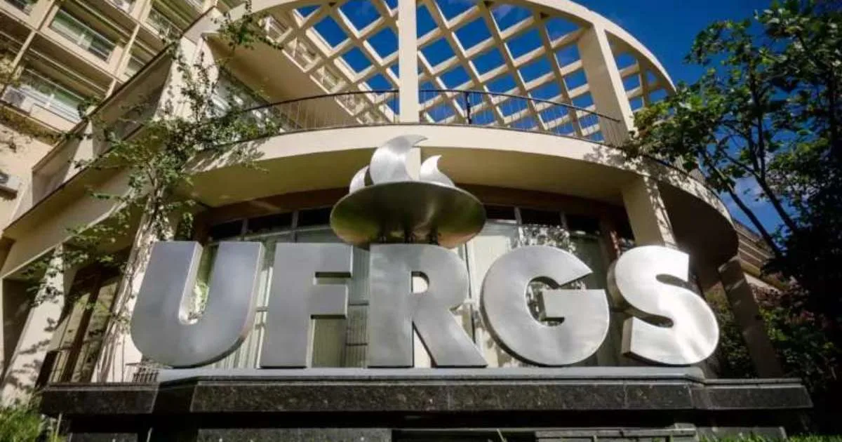 UFRGS abre concurso com salários de até R$ 13,7 mil