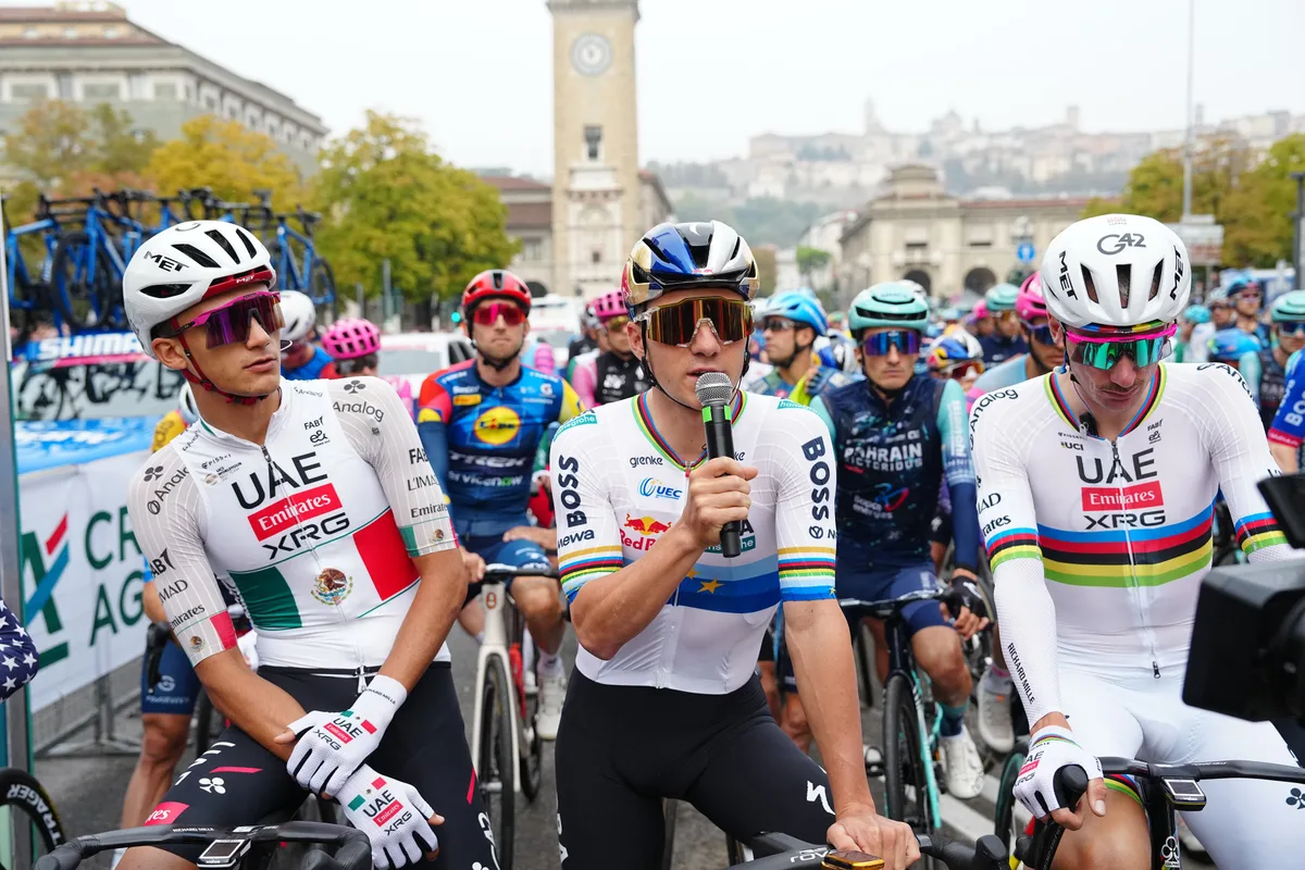 Giro de Lombardía 2026 hoy, en directo: quinto monumento del ciclismo | Evenepoel, Del Toro, Ayuso, Mas...