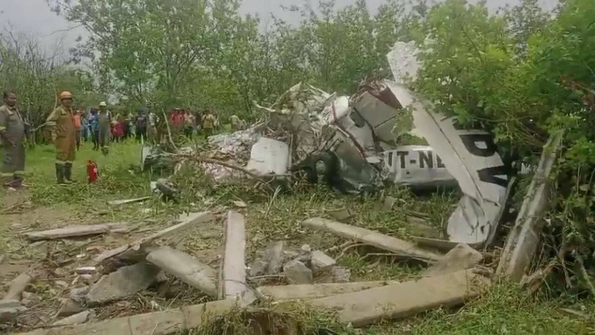 2 pilots dead after training aircraft crashes in field near Ganges in Kanpur