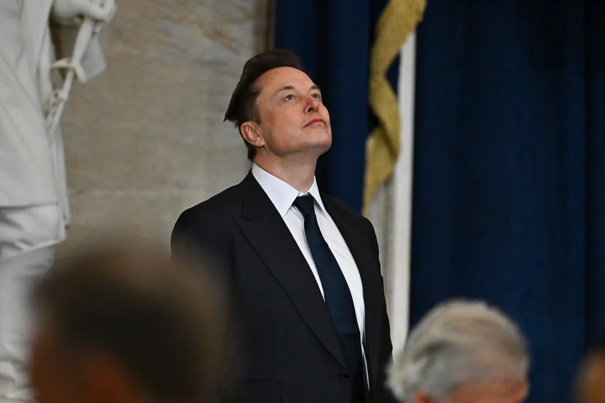 Musk insta a Zelenski a dejar el poder en Ucrania: "Es hora de que se vaya"