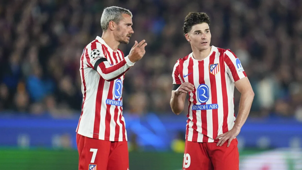 Sem Barcelona ou Arsenal, Julián Alvarez precisa copiar Griezmann no Atlético de Madrid