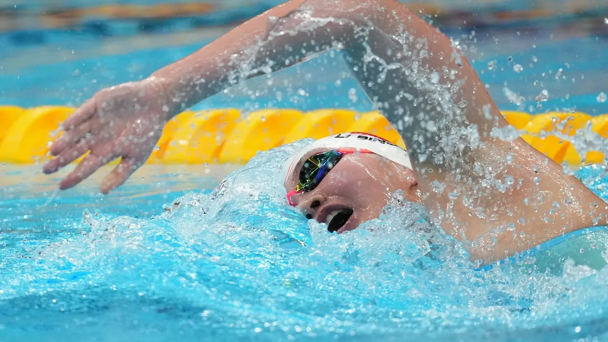 China wins 4 more gold medals in the pool at the Asian Games. 13-year-old Yu Zidi has the day off
