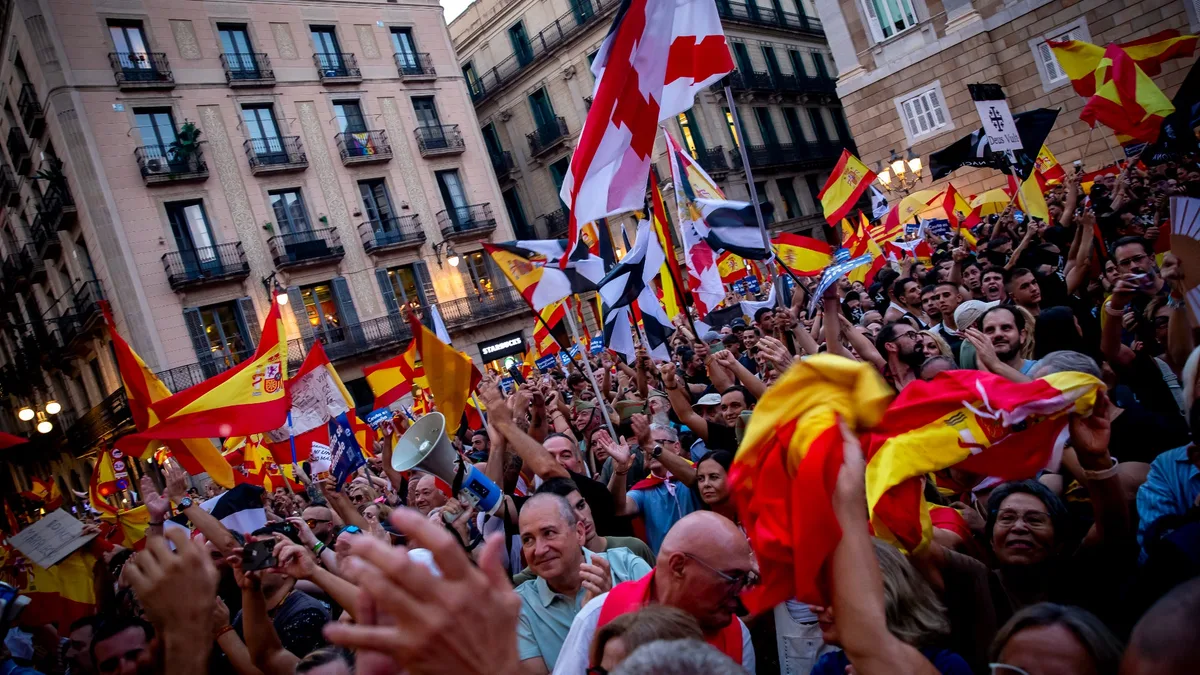 Ceuta: entre soutien et exaspération, des milliers de personnes manifestent en Espagne un mois après l’afflux de migrants