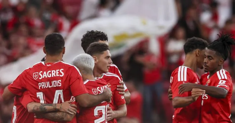 Benfica defende dois golos de avanço no reduto do Aarhus