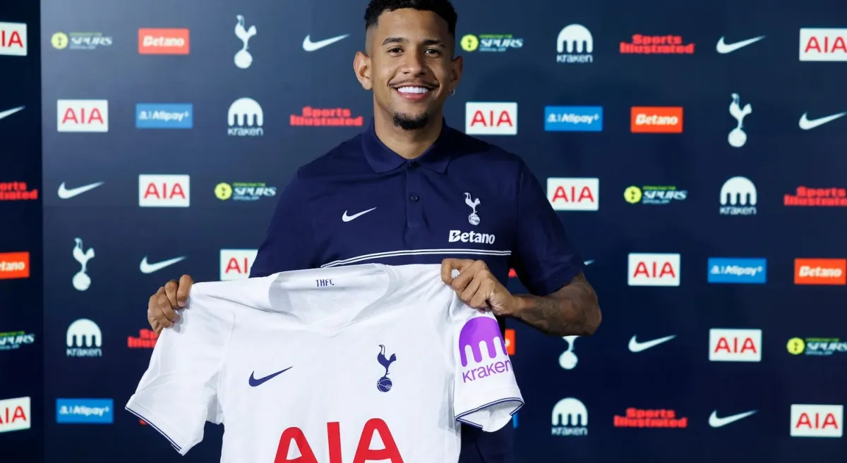 Tottenham anuncia contratação de Savinho, ex-Manchester City