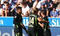 Em meio a rumores de término, Vini Jr. começa no banco, faz gol e é expulso