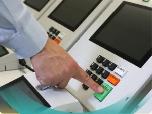 Eleitores têm “imunidade” e não podem ser presos antes de votar; veja regras