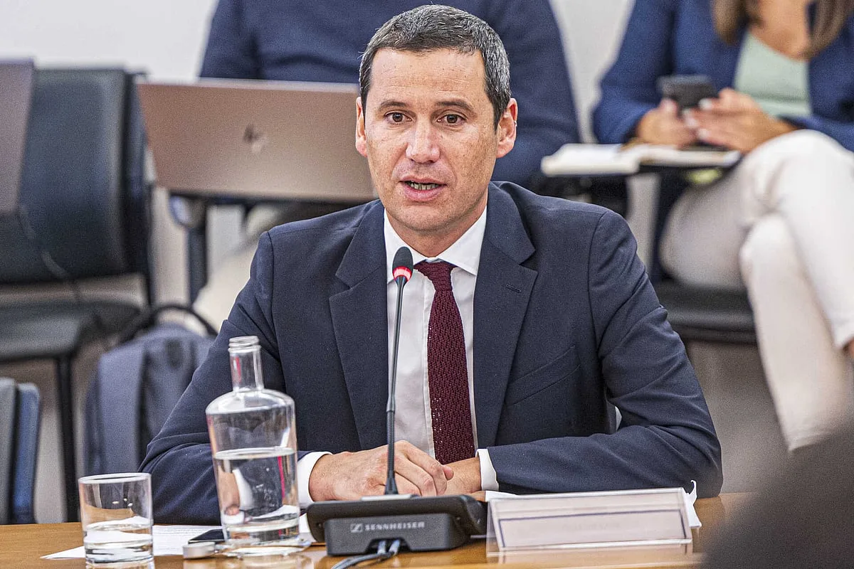 João Galamba critica entrada do Estado no capital da REN