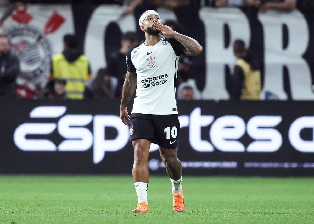 Memphis Depay: com títulos, relembre a passagem do holandês pelo Timão