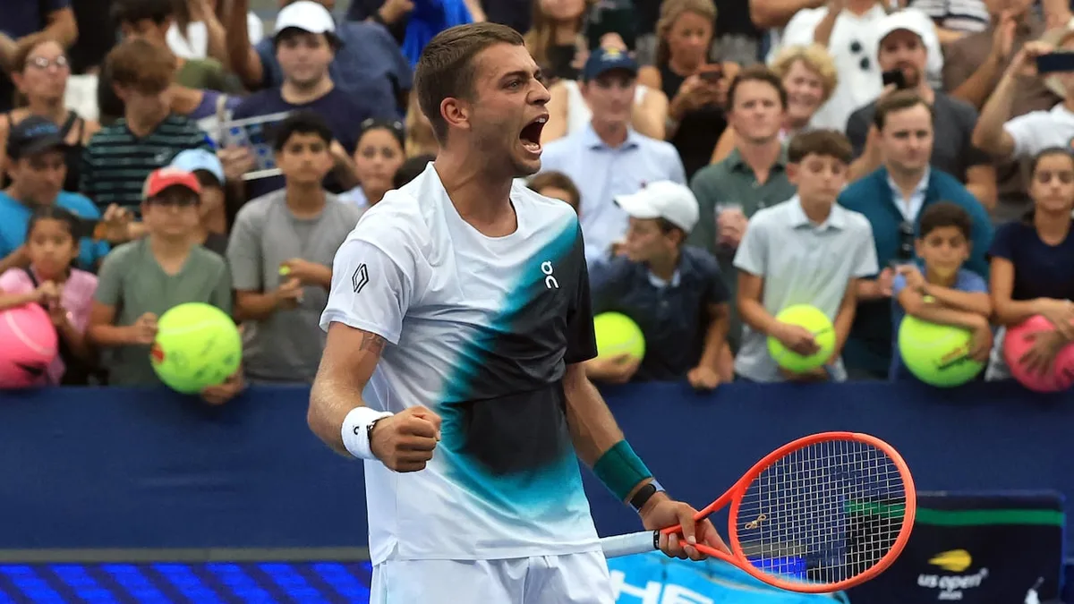 Cobolli, Keys move on at U.S. Open as rainy morning paused play