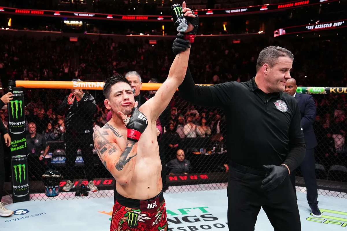 Брэндон Морено победил Джозефа Моралеса на турнире UFC