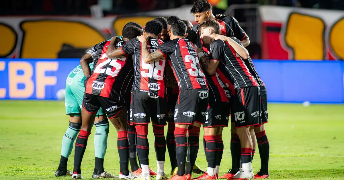 Vitória acerta contratação de atacante do Bragantino