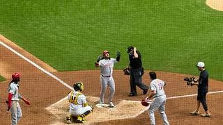 MLB: Eugenio Suárez llega a 349 jonrones y roza un hito histórico para Venezuela