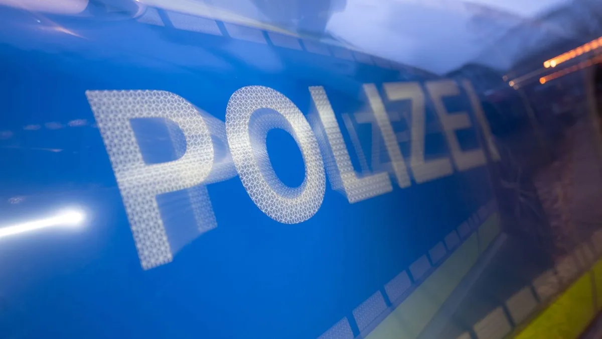 Löwentorbrücke: Mensch in Stuttgart von Stadtbahn erfasst