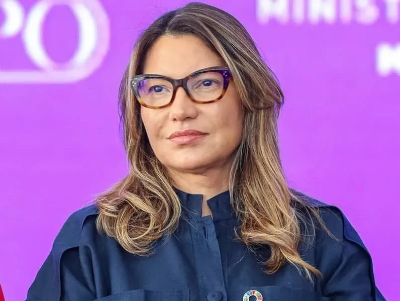 Janja acusa Renan Santos de misoginia após fala em debate presidencial
