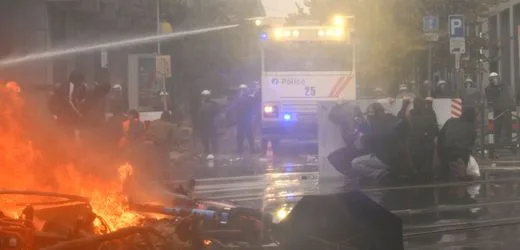 Brüssel: Jugendliche und Polizei liefern sich Auseinandersetzungen in Belgien