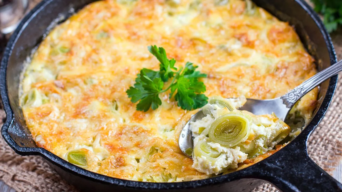 Feierabendküche: Cremiger Auflauf mit Lauch, Kartoffeln und Käse geht blitzschnell
