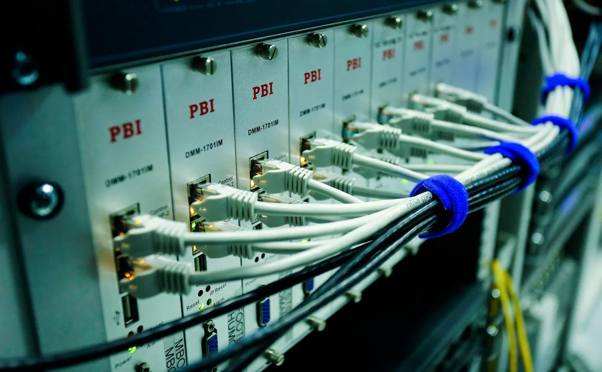 Les frappes ukrainiennes sur les data centers russes ont-elles freiné l’activité des bots ?