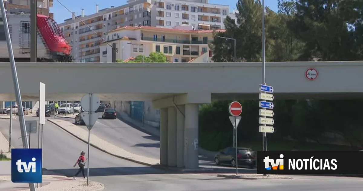 Encontrada granada defensiva debaixo de uma ponte em Setúbal