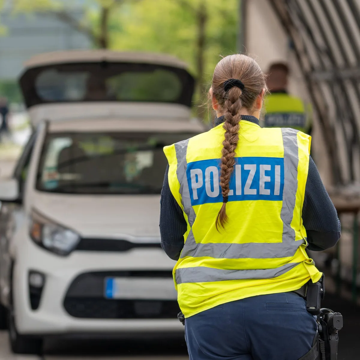 Migration - Innenminister Dobrindt will Grenzkontrollen noch bis mindestens Mitte März