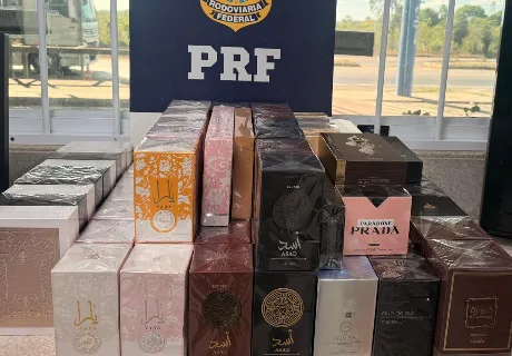 PRF apreende perfumes do Paraguai sem nota fiscal na Bahia