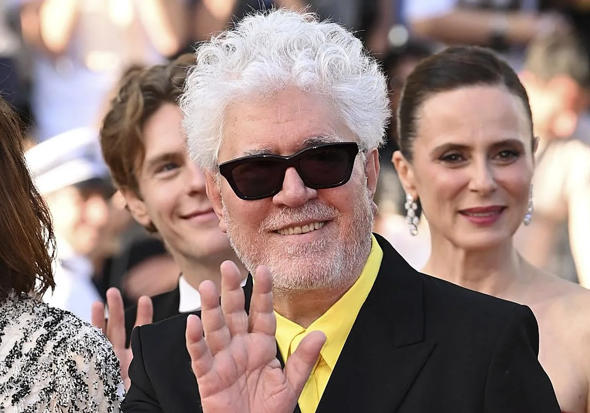 Pedro Almodóvar, sobre la última casa que se ha comprado: «La tengo, más que para vivir en ella, para decorarla y poner mis cuadros. Quiero verlos, no guardarlos»