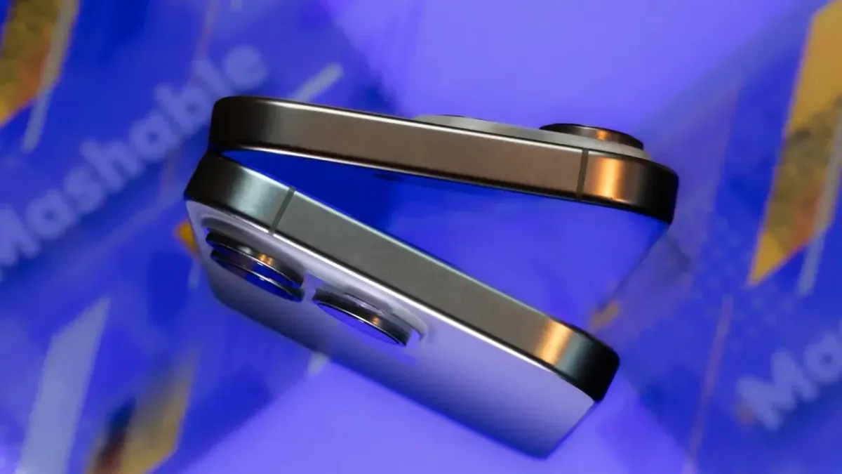 Do we really need a foldable iPhone? Heck yes we do.