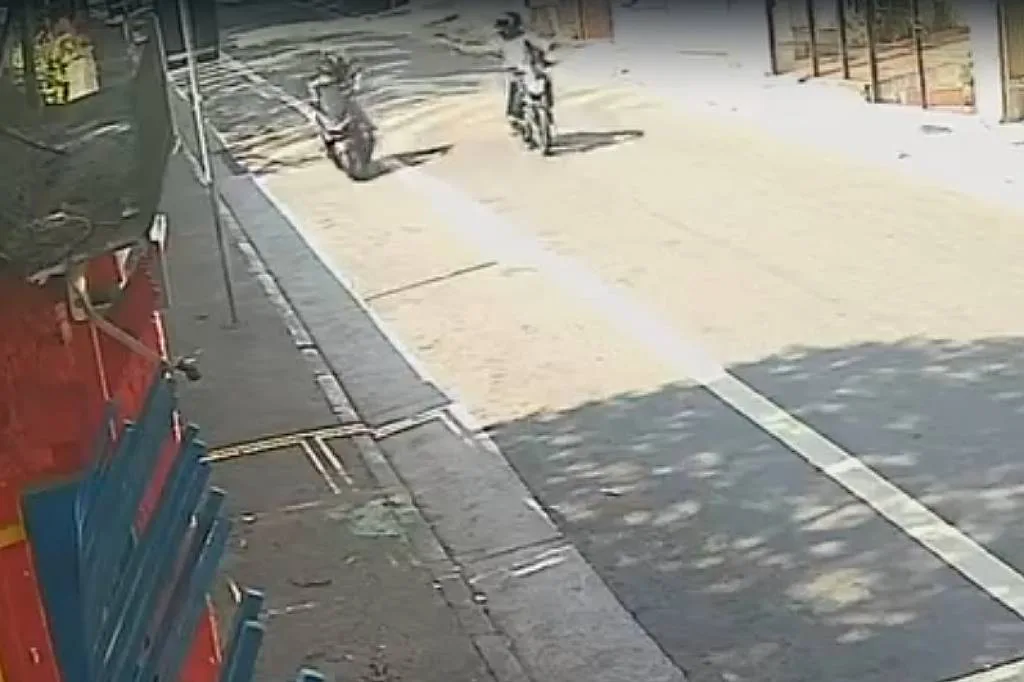 Policial civil reage a tentativa de roubo de moto em SP, e filho que estava na garupa morre baleado