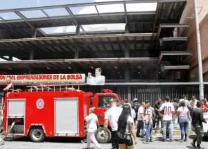 Incendio esfumó 7 locales del centro