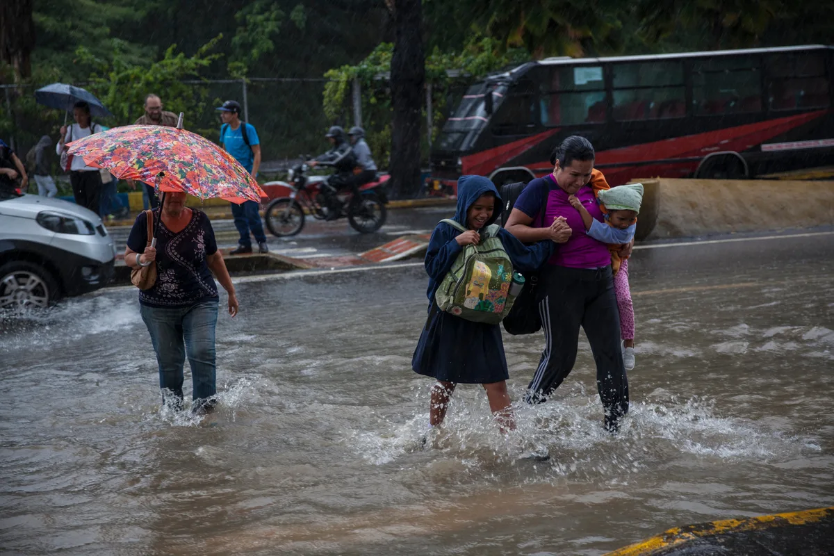 Tres muertos y nuevos estragos por inundaciones a causa de las intensas lluvias en Venezuela