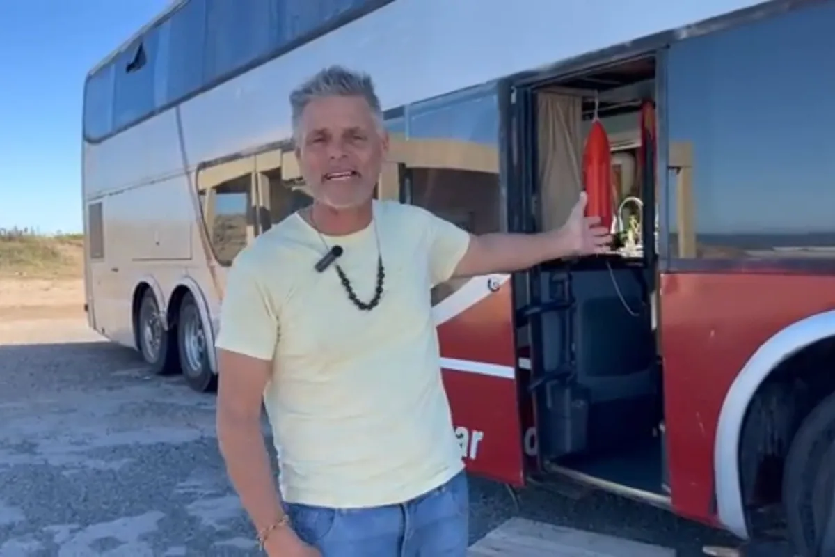 Jorge, de 55 años, de pizzero a vivir en su motorhome doble piso en Punta Médanos: “Fue un amor a primera vista”