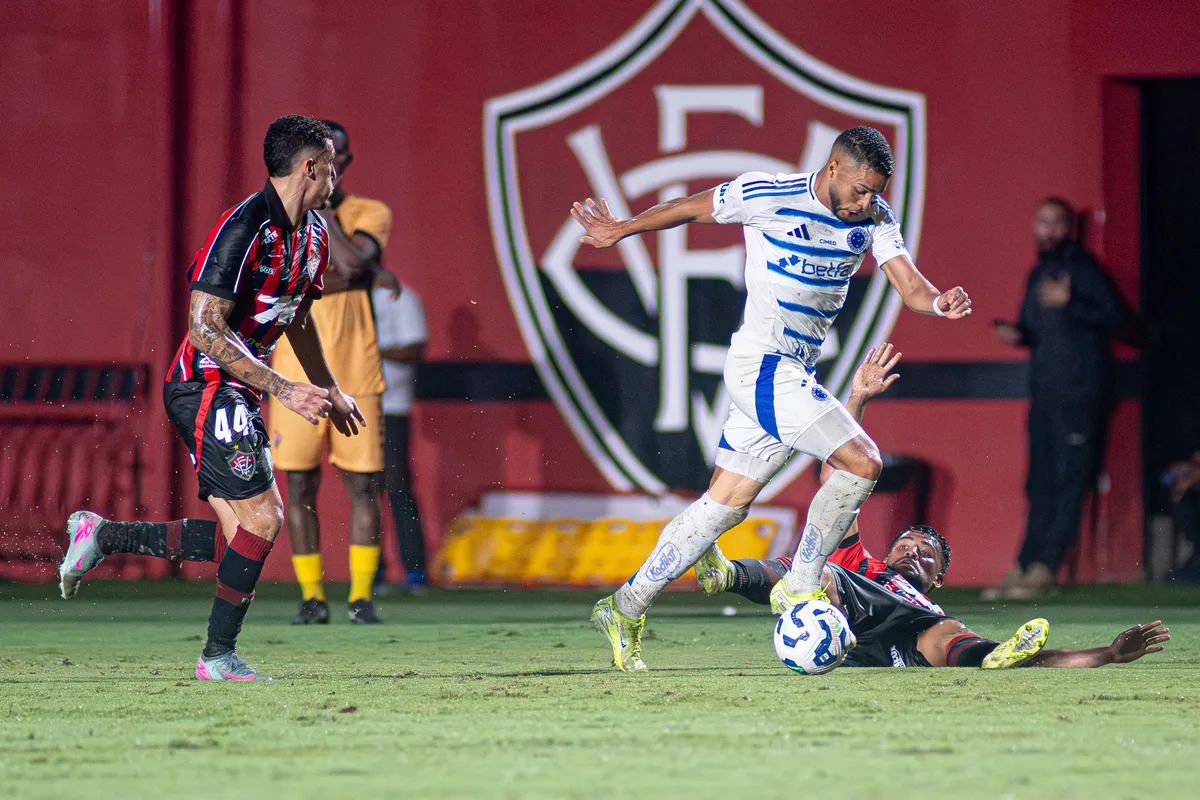 Vitória x Cruzeiro: onde assistir, escalações, palpites e arbitragem