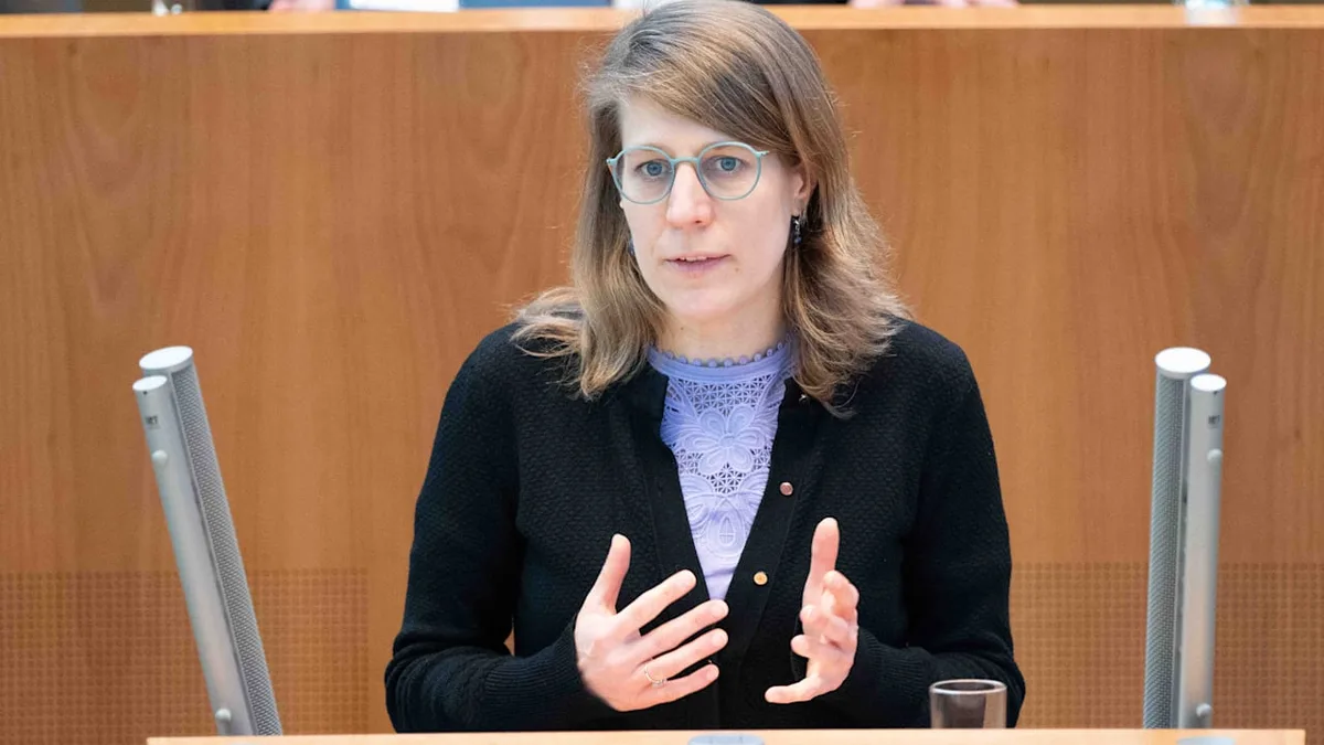 Nach Abschiebe-Skandal in Köln - Ministerin scannt 56.000 Migranten auf Straftaten