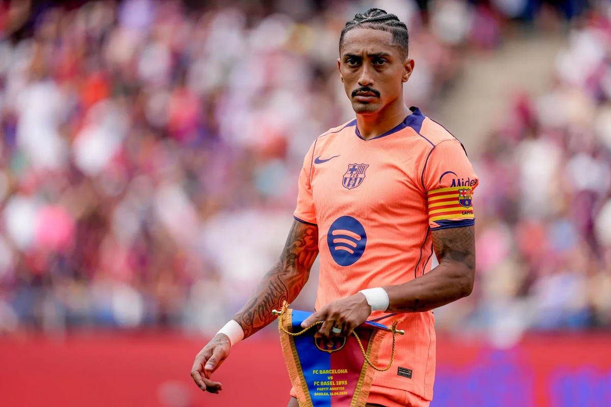 Raphinha será capitão do Barcelona na temporada, diz jornal