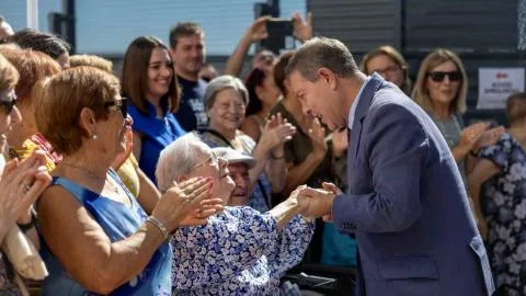 Page anuncia más deducciones para las familias frente al discurso del PP sobre una región "asfixiada a impuestos"