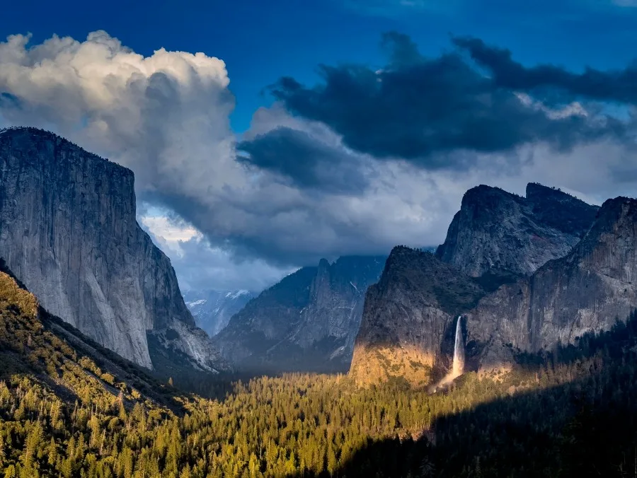 Trump considers giving away part of Yosemite to private company