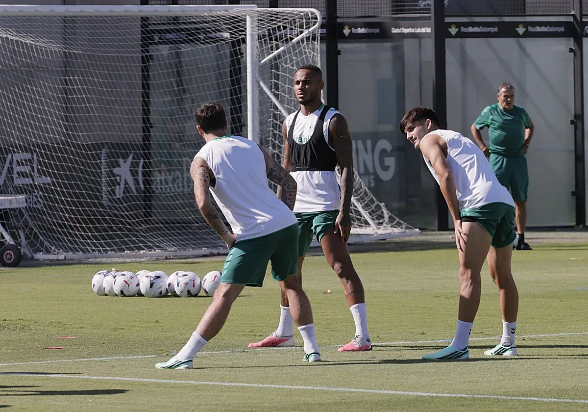 Llorente y Aitor, únicas ausencias en la lista del Betis para recibir al Getafe