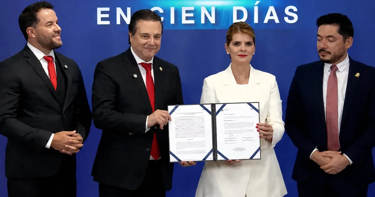 Costa Rica firma convenio con universidad mexicana para otorgar 30 mil becas a docentes