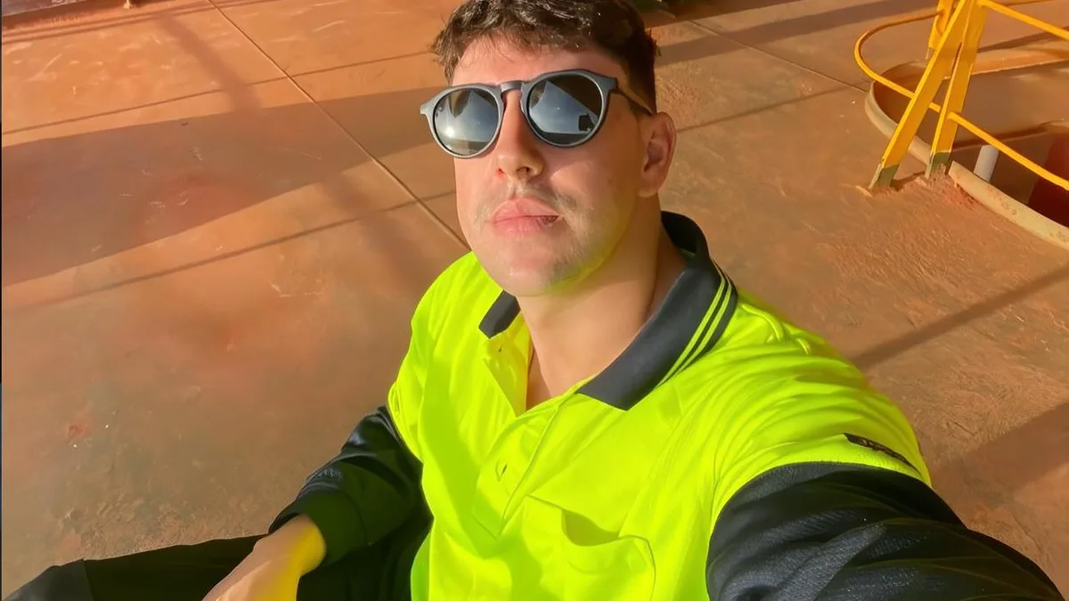 Miguel Martínez, español en las minas de Australia: "Lleno de grasa, barro y a 40 grados. El dinero fácil aquí no existe"