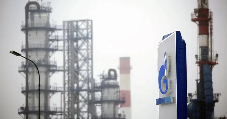 Ucrânia atinge uma das maiores refinarias no sul da Rússia