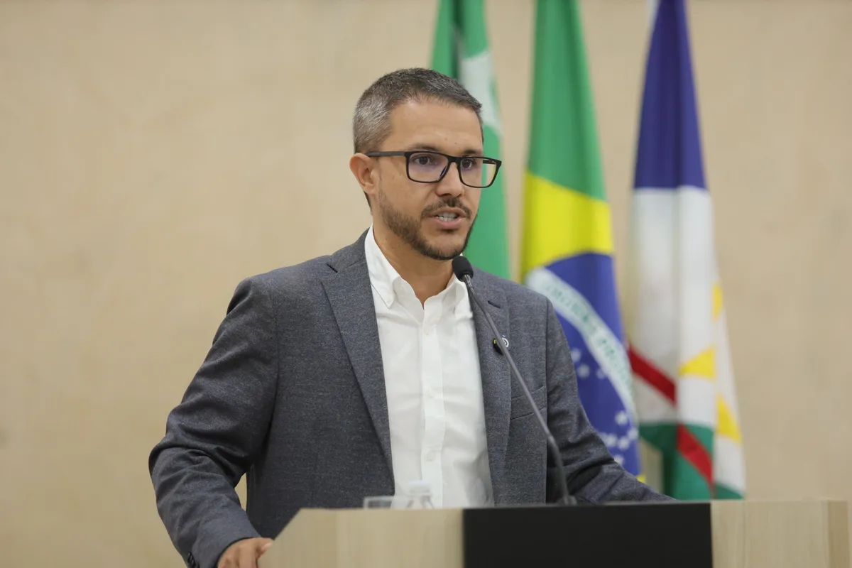 Ítalo Otávio reassume cargo de vereador após ser eleito deputado federal