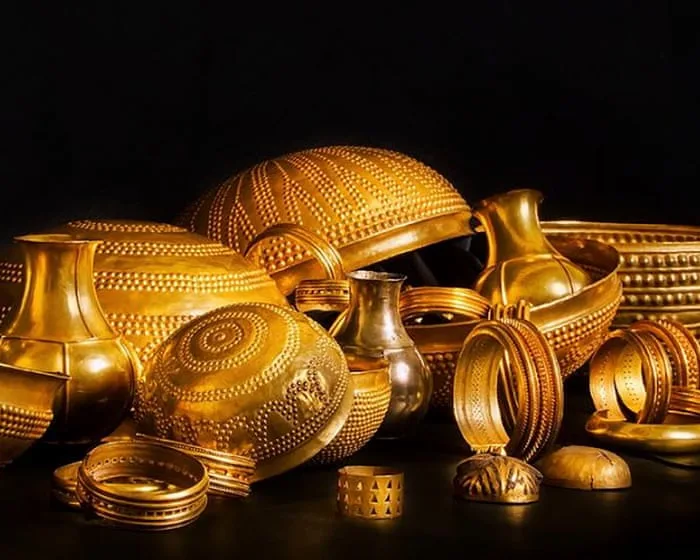 Thieves steal bronze age treasure in ‘very well planned’ four-minute museum heist