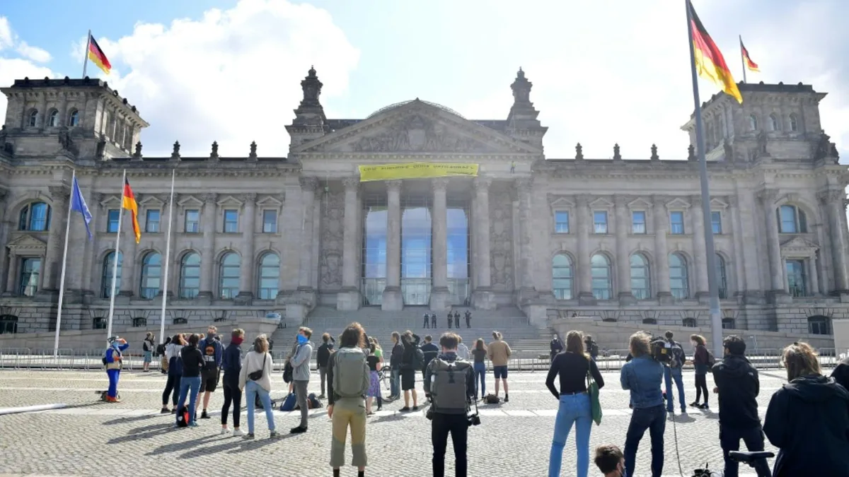 Geheimdienst-Reform: Warnung vor Massenüberwachung bei Debatte im Bundestag