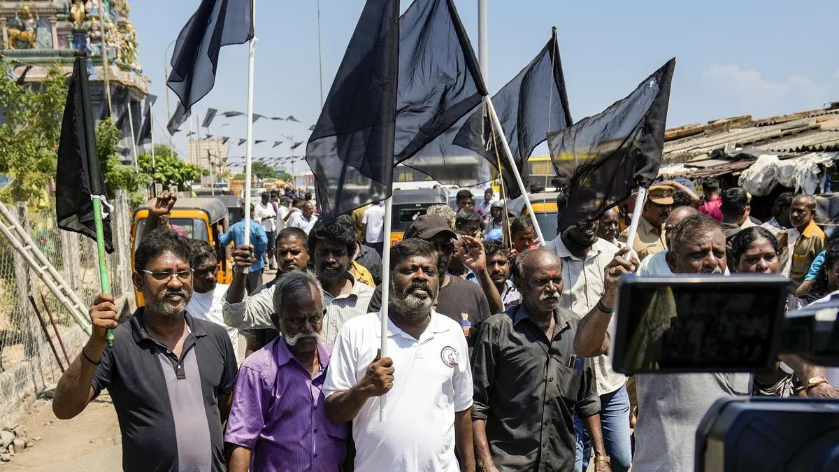 Fisherfolk oppose plan to build Secretariat at Foreshore Estate