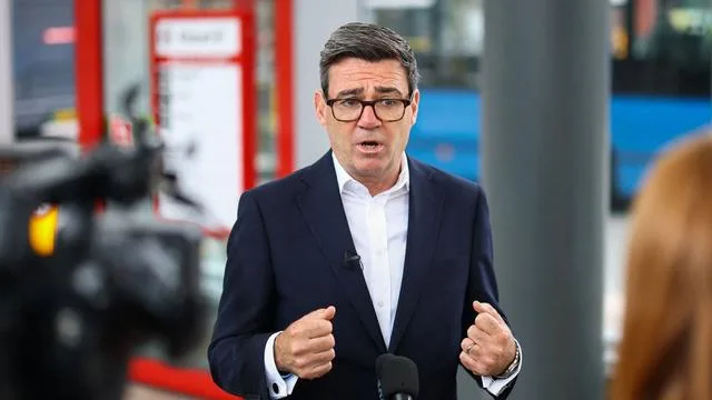 Nationale Sicherheit: Falsche Trump-Beraterin - Burnham schämt sich nicht für Chat