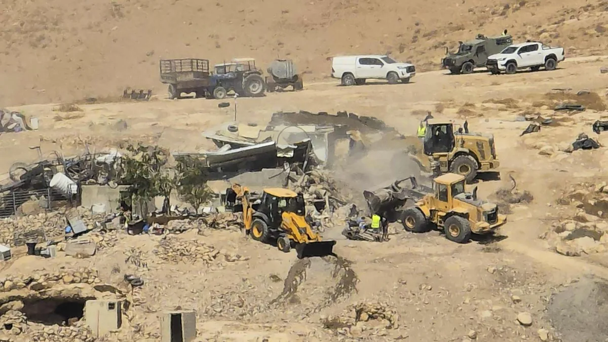 Demuelan fuerzas israelíes por completo una aldea palestina en Cisjordania, denuncia una ONG