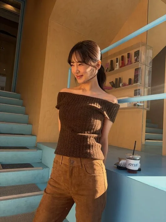 너무 마른 거 아니야?…효연, 오프숄더 입고 드러낸 일자쇄골 '깜짝'