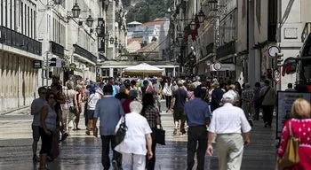 Baixos rendimentos são principal causa da precariedade para 75% dos portugueses
